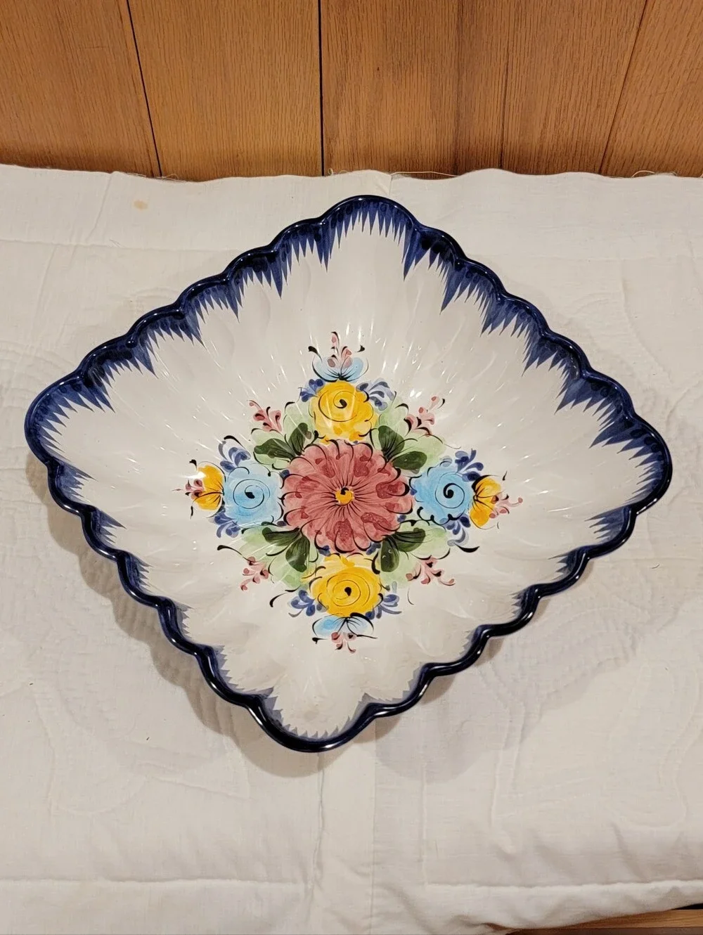 Vintage Alcobaca Portugal Ceramic Hand-Painted Fluted Square Bowl Vestal 1196